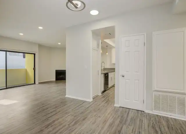 Property at 711 N Sweetzer Ave Unit 201, Los Angeles, CA, 90069, 2 beds, 2 baths, [object Object]