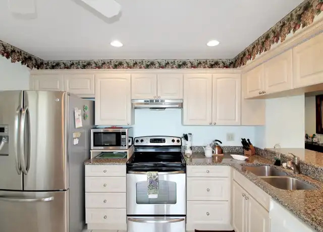 Property at 420 Wexford Cir, Venice, FL, 34293, 2 beds, 2 baths, [object Object]