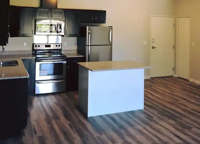 Property at 6712 Tower Ave Unit 205, Superior, WI, 54880, 1 bed, 1 bath, [object Object]