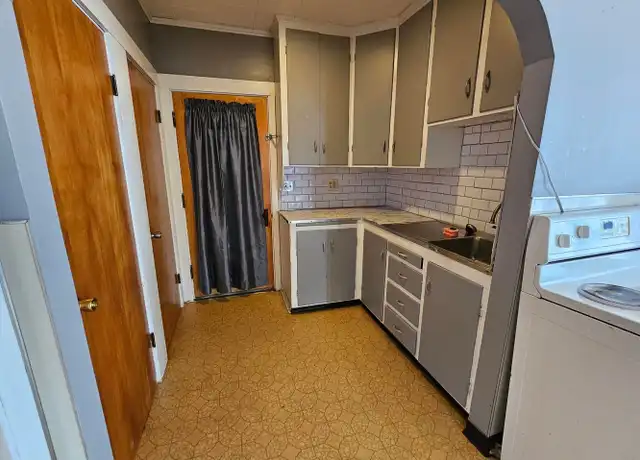 Property at 61 Washington St Unit 1, Rumford, ME, 04276, 2 beds, 1 bath, [object Object]