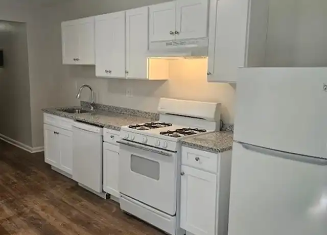 Property at 33 Rockland St Unit 3, Canton, MA, 02021, 1 bed, 1 bath, [object Object]