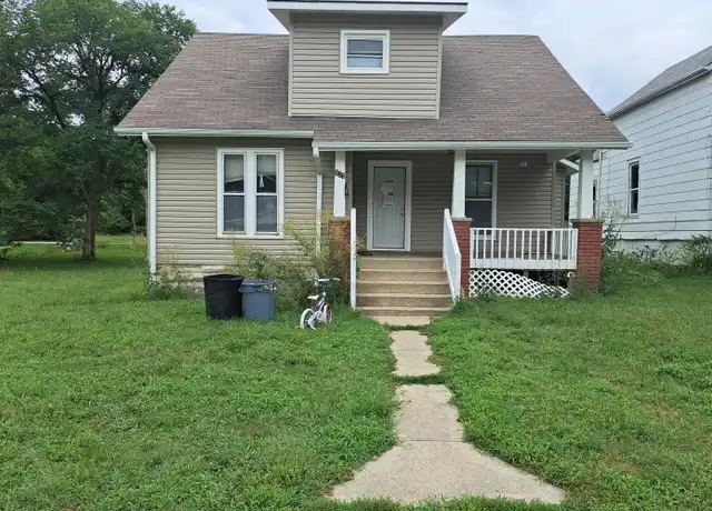 Property at 327 W Market St, Warrensburg, MO, 64093, 4 beds, 2 baths, [object Object]