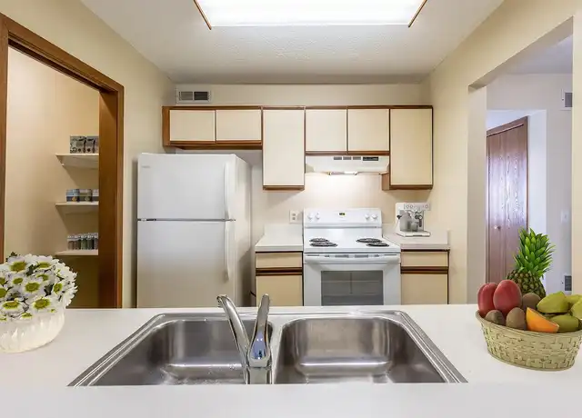 Property at The Hamlets at Willoughby - 1361 Fox Run Dr, Willoughby, OH, 44094, 1-2 bed, 1-2 bath, [object Object]