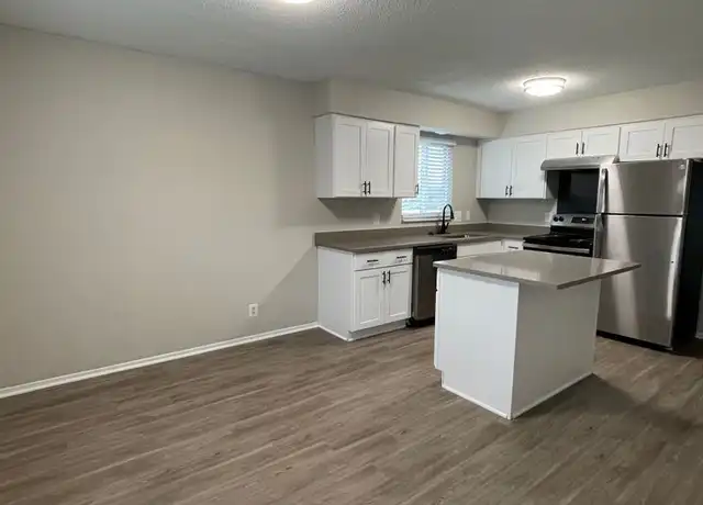 Property at 4031 Crooks Rd Unit 4001-201, Royal Oak, MI, 48073, 2 beds, 1 bath, [object Object]