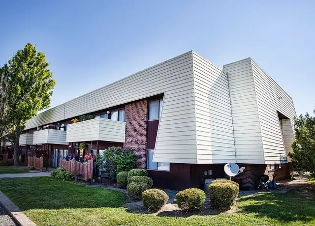 Property at Cedar Run - 2629 Navarre Ave, Oregon, OH, 43616, 2-3 beds, 1 bath, [object Object]