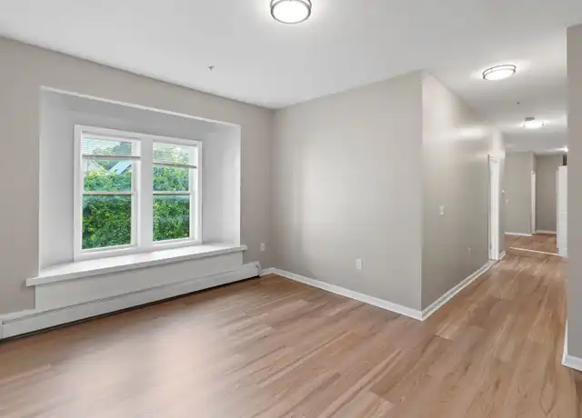 Property at 67 Windsor St Unit 1L, Worcester, MA, 01605, 2 beds, 1 bath, [object Object]