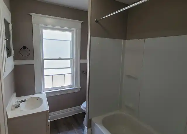 Property at 33 Kislingbury St, Rochester, NY, 14613, 2 beds, 1 bath, [object Object]