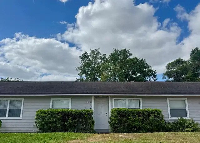 Property at 212 E Cypress St, Orlando, FL, 32824, 2 beds, 1 bath, [object Object]