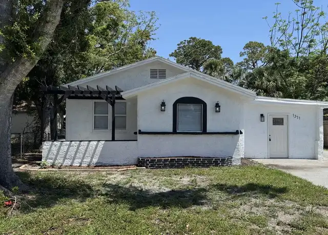 Property at 1371 14th St, Sarasota, FL, 34236, 3 beds, 2 baths, [object Object]