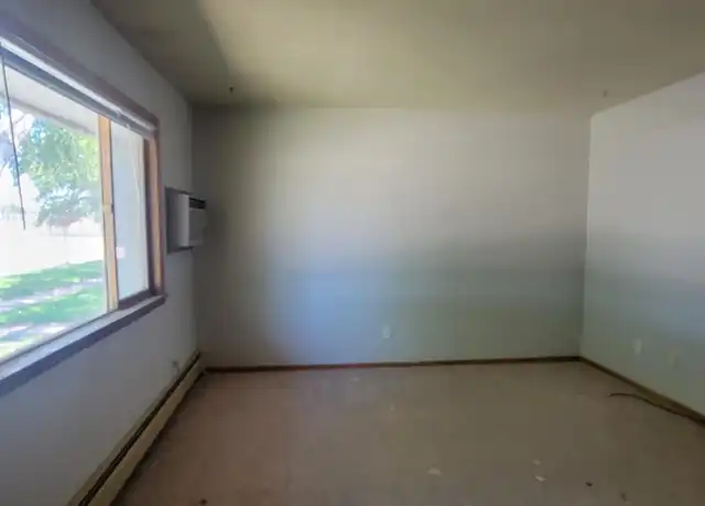 Property at 1619 9th Ave S, Moorhead, MN, 56560, 4 beds, 1 bath, [object Object]