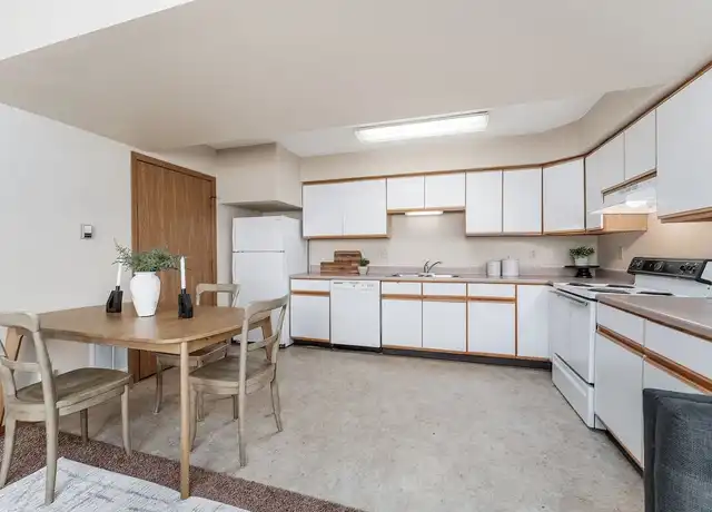 Property at 4601 E 3rd St, Sioux Falls, SD, 57110, 2 beds, 1 bath, [object Object]