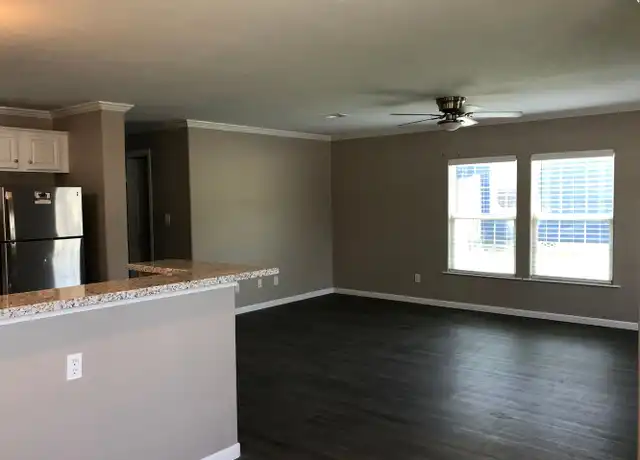 Property at 109 Varsity Cir Unit 109, Huntsville, TX, 77340, 1 bed, 1 bath, [object Object]
