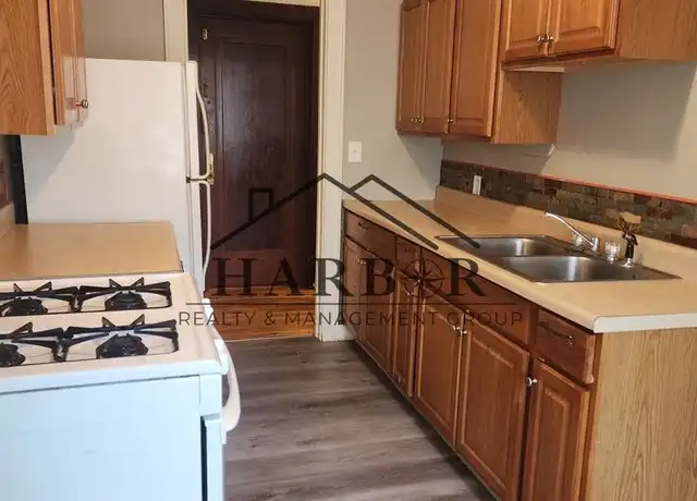 Property at 1215 Saint John Ave Unit 1, Albert Lea, MN, 56007, 2 beds, 1 bath, [object Object]