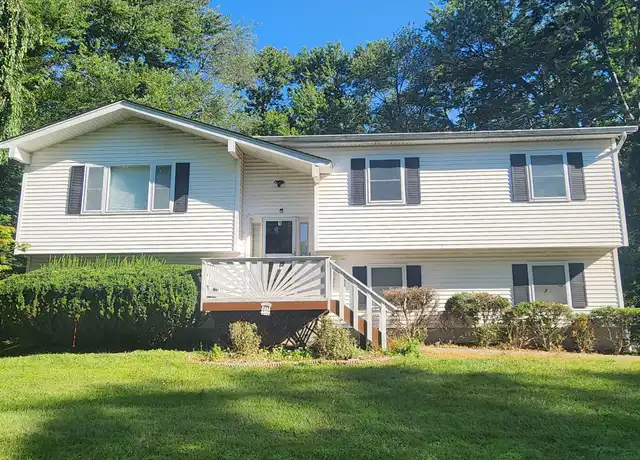 Property at 1 Nickolaus Ln, Nanuet, NY, 10954, 4 beds, 3 baths, [object Object]