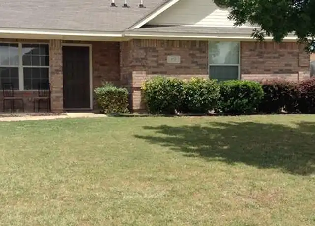 Property at 623 Oliver Ln, Waxahachie, TX, 75165, 3 beds, 2 baths, [object Object]