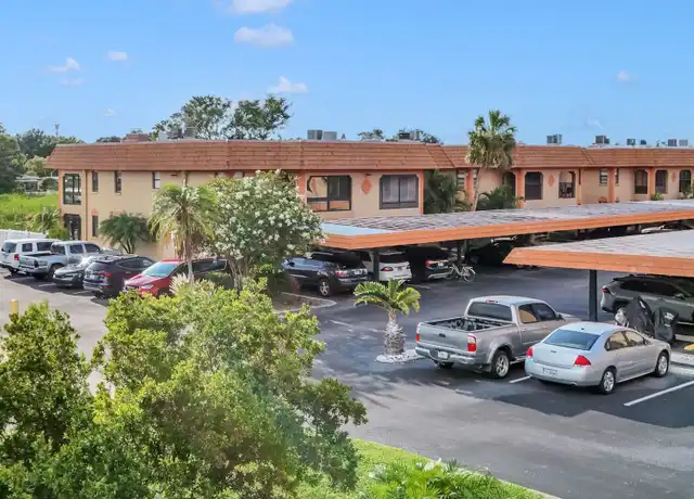 Property at 10192 Seminole Island Dr, Largo, FL, 33773, 2 beds, 2 baths, [object Object]
