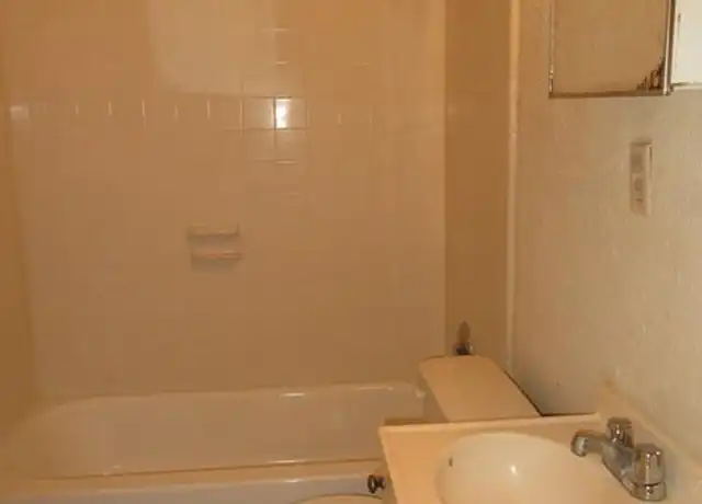 Property at 4618 Clay St Unit 3, Houston, TX, 77023, 1 bed, 1 bath, [object Object]