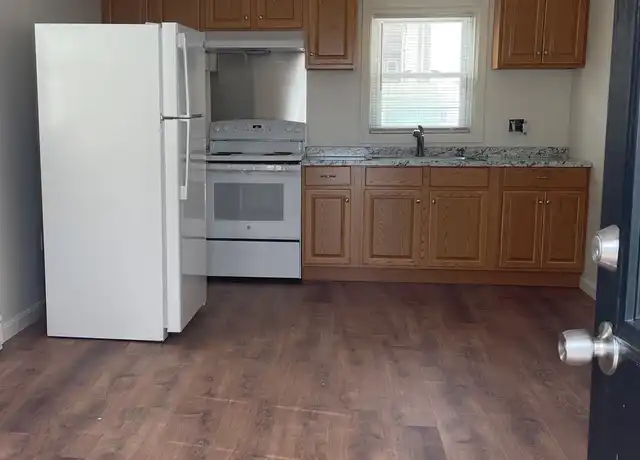 Property at 16 Hodges Ave Unit 1-R, Taunton, MA, 02780, 1 bed, 1 bath, [object Object]