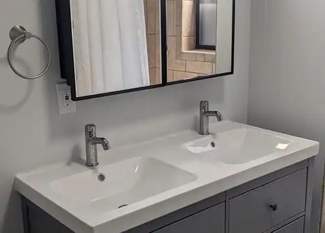 Property at 2021 Wendover St Unit 2, Pittsburgh, PA, 15217, 2 beds, 1 bath, [object Object]