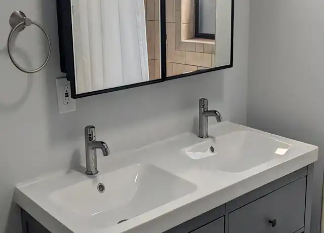 Property at 2021 Wendover St Unit 2, Pittsburgh, PA, 15217, 2 beds, 1 bath, [object Object]