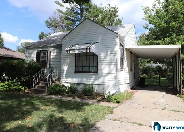 Property at 714 S 50th St, Lincoln, NE, 68510, 2 beds, 1 bath, [object Object]