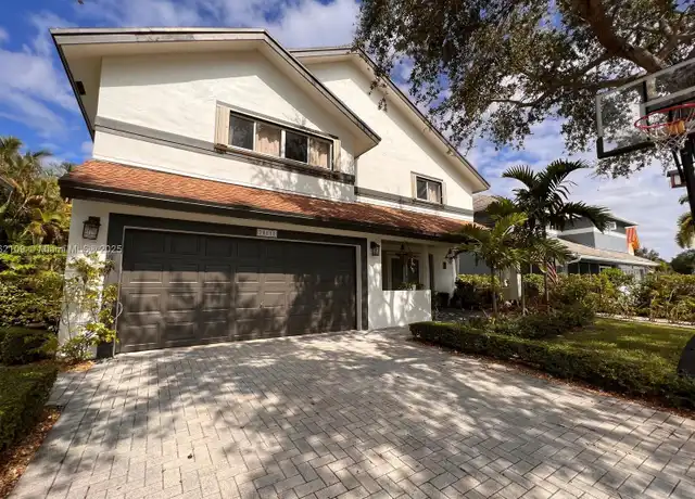 Property at 20611 NW 8th St, Pembroke Pines, FL, 33029, 4 beds, 3.5 baths, [object Object]