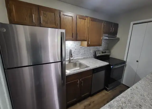 Property at 905 W 11th St N Unit 201, Wichita, KS, 67203, 1 bed, 1 bath, [object Object]