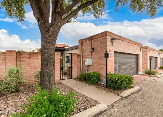Property at 2331 N Avenida Barcolle, Tucson, AZ, 85715, 3 beds, 2 baths, [object Object]