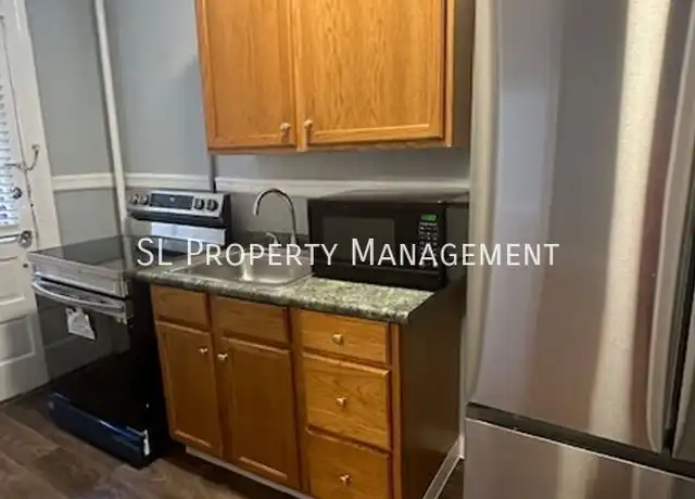 Property at 1140 W Grace St Unit 10, Richmond, VA, 23220, 1 bed, 1 bath, [object Object]