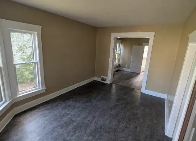 Property at 1019 W 10th St Unit Down, Lorain, OH, 44052, 1 bed, 1 bath, [object Object]