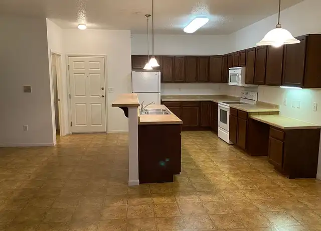 Property at Old Orchard Apartments - 4425 31st Ave S, Fargo, ND, 58104, 2 beds, 2 baths, [object Object]
