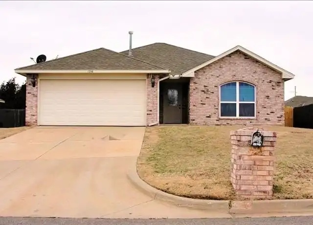 Property at 1216 N 4th St, Noble, OK, 73068, 3 beds, 2 baths, [object Object]