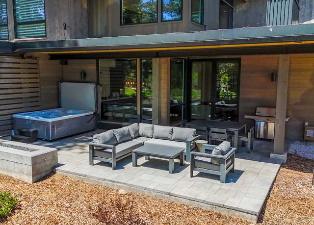 Photo of 10085 Jakes Way, Truckee, CA 96161