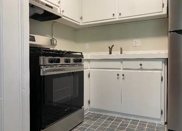 Property at 516 Hawthorne St Unit 4, Hot Springs, AR, 71901, 1 bed, 1 bath, [object Object]