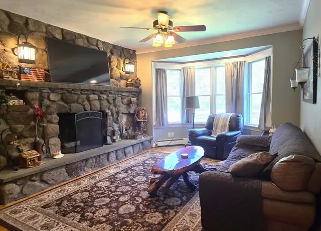 Property at 393 South St Unit 2, Plainville, MA, 02762, 1 bed, 1 bath, [object Object]