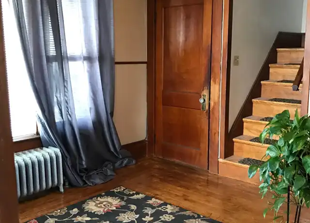 Property at 541 Lake Ave Unit B, Manchester, NH, 03103, 2 beds, 1 bath, [object Object]