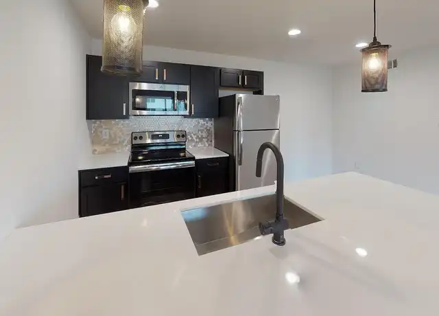 Property at Live Oak Manor - 5103 Live Oak St, Dallas, TX, 75206, 1-2 bed, 1 bath, [object Object]