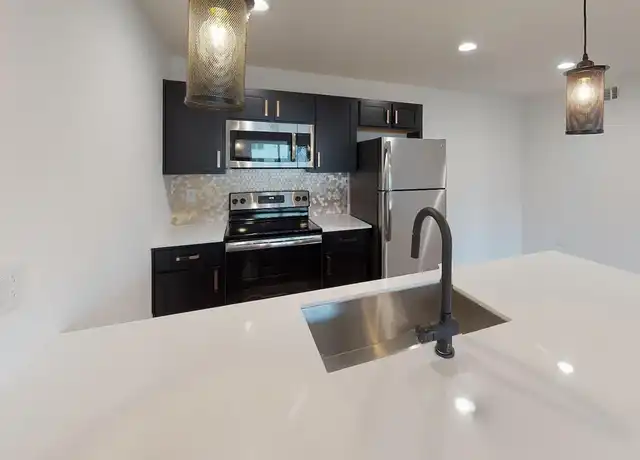 Property at Live Oak Manor - 5103 Live Oak St, Dallas, TX, 75206, 2 beds, 1 bath, [object Object]