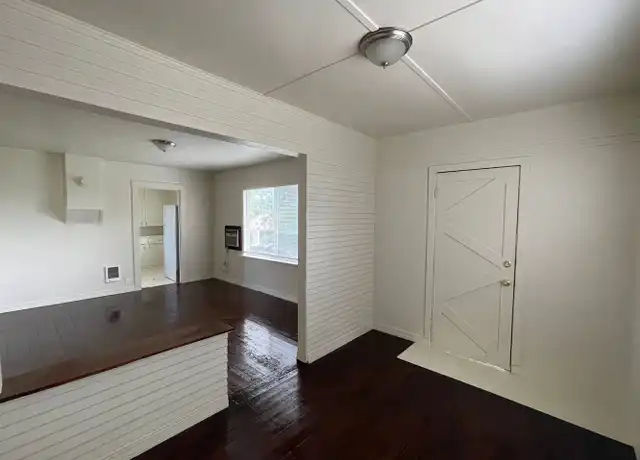 Property at 2117 Pine St Unit 2103, Redding, CA, 96001, 2 beds, 1 bath, [object Object]
