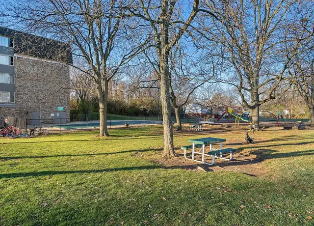 Photo of 562 Deere Park Cir, Bartlett, IL 60103