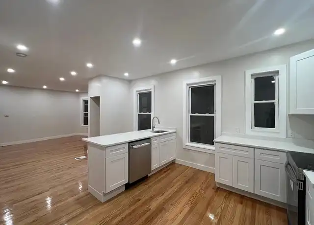 Property at 69 School St Unit 3, Everett, MA, 02149, 3 beds, 1 bath, [object Object]