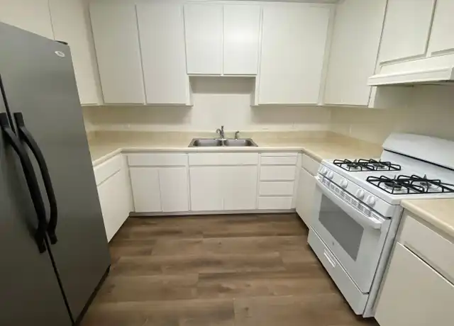 Property at 1940 Pine St Unit 1940B, Paso Robles, CA, 93446, 2 beds, 1 bath, [object Object]