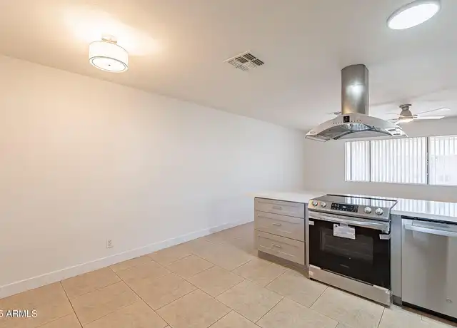 Property at 2515 S College Ave #10, Tempe, AZ, 85282, 2 beds, 1 bath, [object Object]