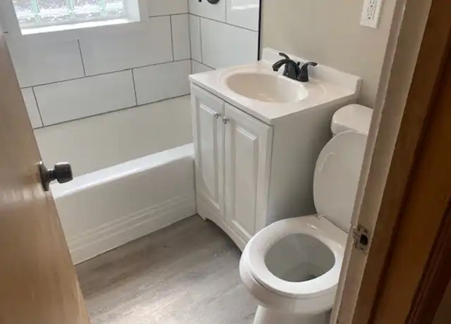 Property at 6615 W Center St Apt 3, Wauwatosa, WI, 53213, 2 beds, 1 bath, [object Object]