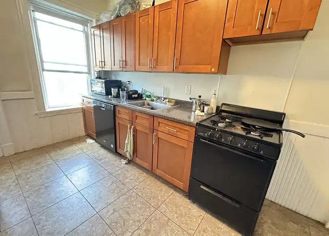 Property at 7 Mount Hood Rd Unit 6, Boston, MA, 02135, 4 beds, 1 bath, [object Object]