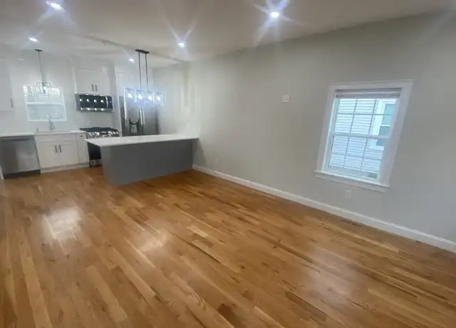 Property at 226 River St Unit 4, Waltham, MA, 02453, 3 beds, 2.5 baths, [object Object]