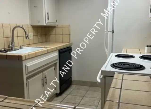 Property at 7301 Quailwood Dr Unit B, Bakersfield, CA, 93309, 2 beds, 1 bath, [object Object]