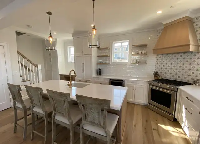 Property at 410 Lake Ave, Bay Head, NJ, 08742, 2 beds, 2.5 baths, [object Object]