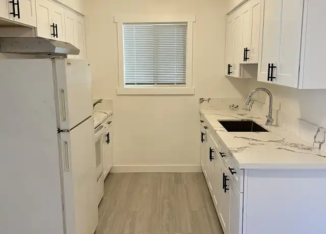 Property at 3550 SE 130th Ave Unit 4, Portland, OR, 97236, 1 bed, 1 bath, [object Object]