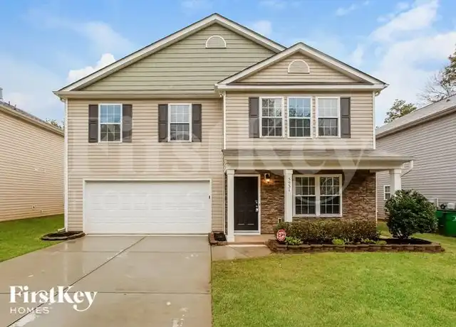 Property at 5931 Sanders Farm Ln, Charlotte, NC, 28216, 4 beds, 2.5 baths, [object Object]